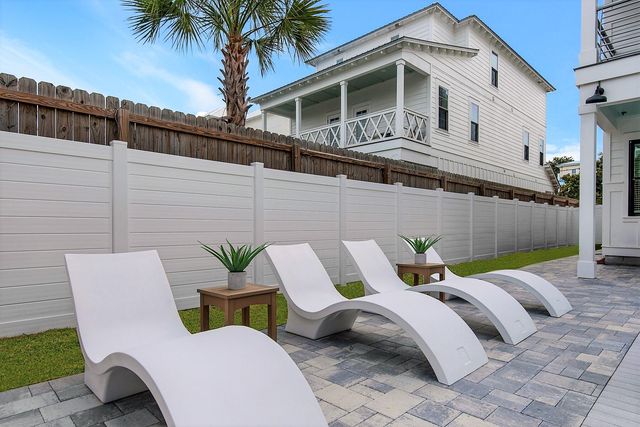 90 Pompano Street, Destin, FL 32541