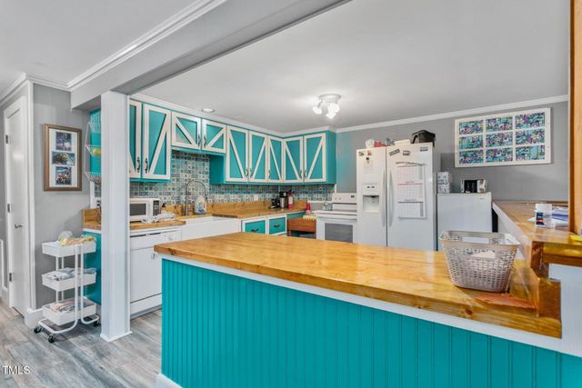 2130 Carolina Road, Burlington, NC 27217