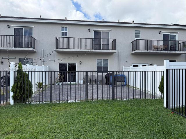 779 SE 18th St 779, Homestead, FL 33034