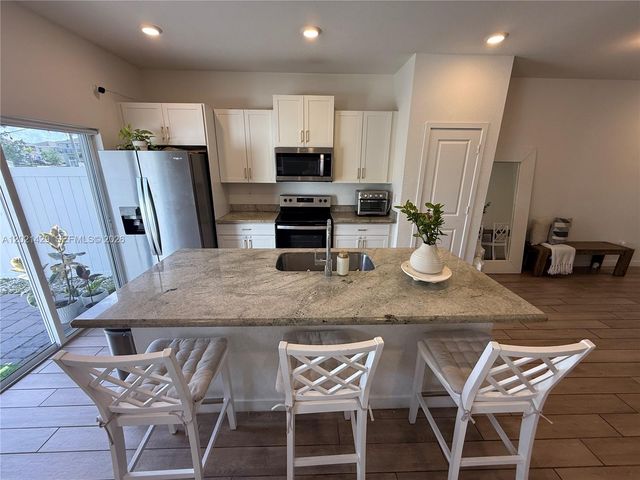 779 SE 18th St 779, Homestead, FL 33034
