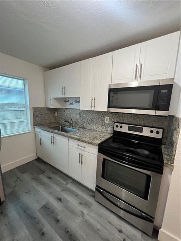 246 NW 14th Street 01, Pompano Beach, FL 33060