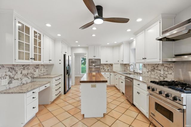 6719 W Canal Pointe Lane, Fort Wayne, IN 46804