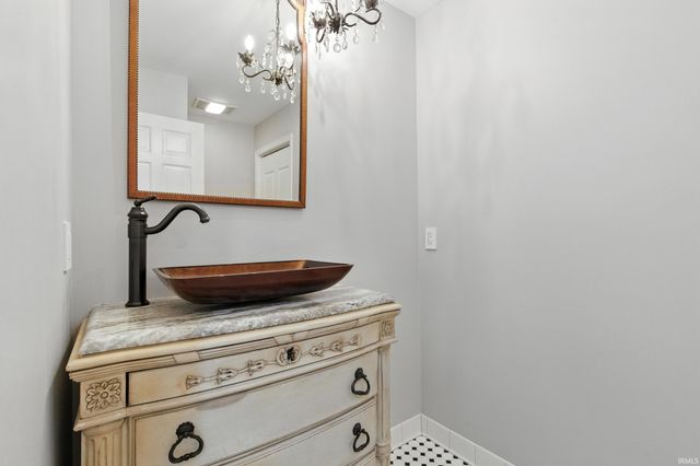 6719 W Canal Pointe Lane, Fort Wayne, IN 46804