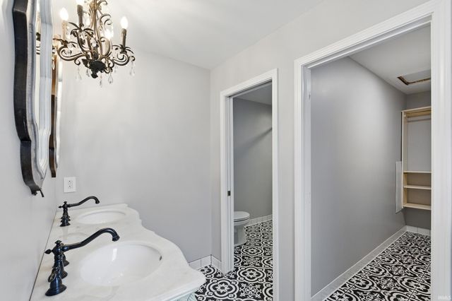 6719 W Canal Pointe Lane, Fort Wayne, IN 46804