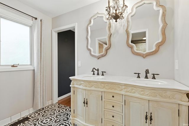 6719 W Canal Pointe Lane, Fort Wayne, IN 46804