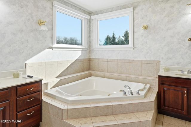 2905 Oak Hill Court, Lima, OH 45805