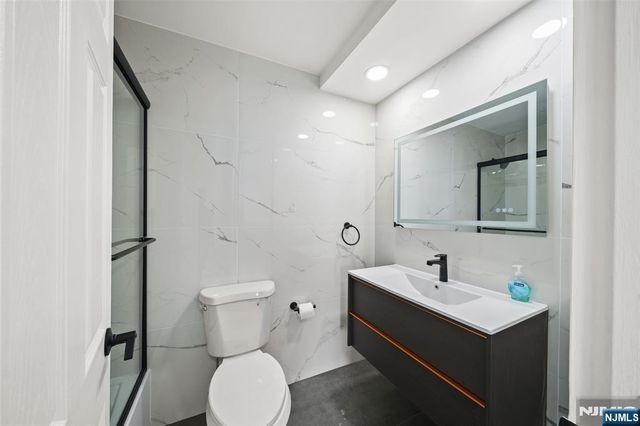 300 Winston Drive 2802, Cliffside Park, NJ 07010