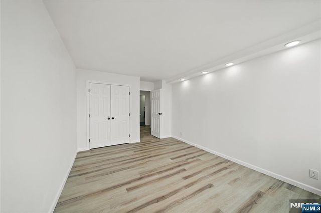 300 Winston Drive 2802, Cliffside Park, NJ 07010