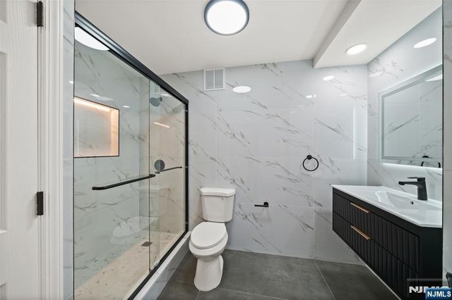 300 Winston Drive 2802, Cliffside Park, NJ 07010