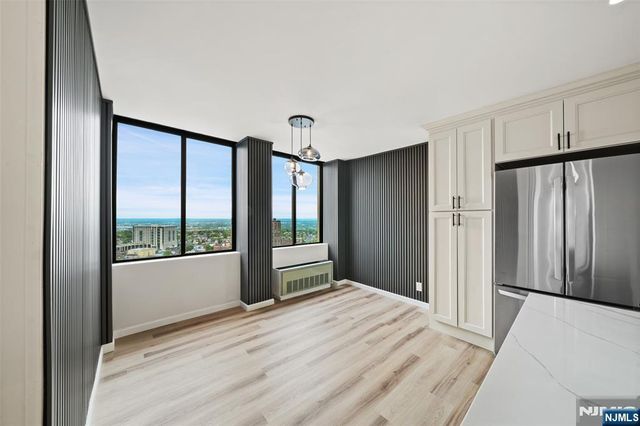 300 Winston Drive 2802, Cliffside Park, NJ 07010