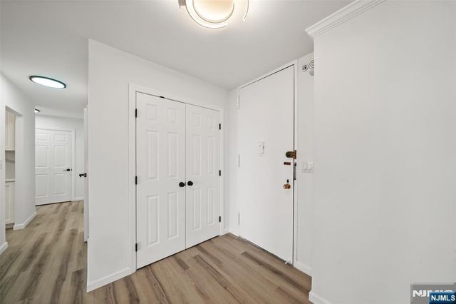 300 Winston Drive 2802, Cliffside Park, NJ 07010
