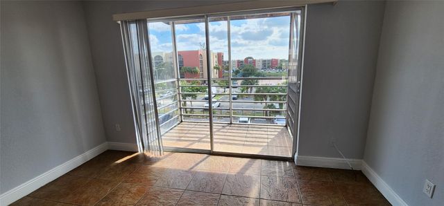 2800 NW 56th Avenue H407, Lauderhill, FL 33313