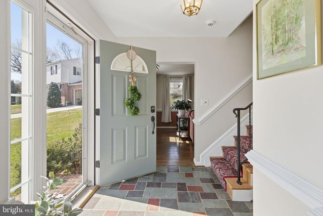 1 GLENLUCE CT, Towson, MD 21286