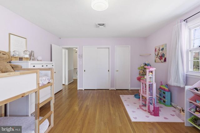 1 GLENLUCE CT, Towson, MD 21286