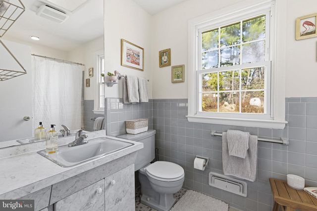 1 GLENLUCE CT, Towson, MD 21286