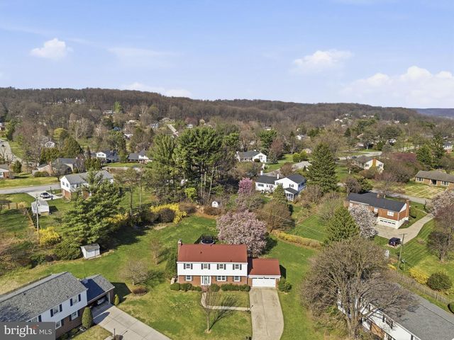 1 GLENLUCE CT, Towson, MD 21286