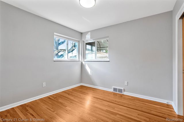 9335 Louis Street, Redford Charter Township, MI 48239
