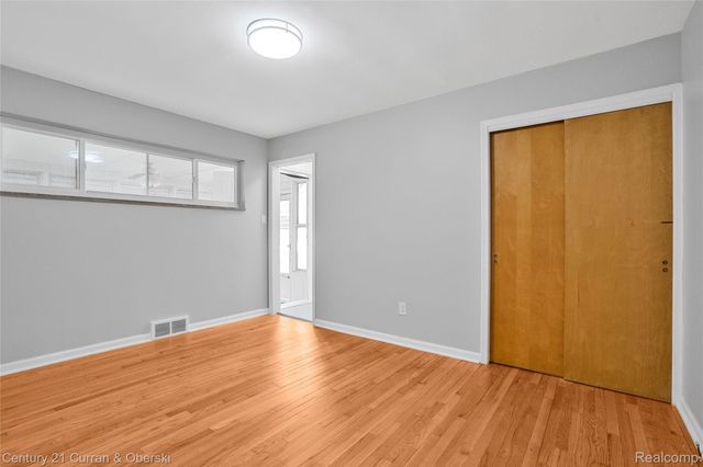 9335 Louis Street, Redford Charter Township, MI 48239