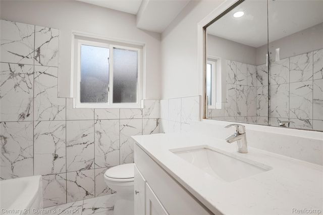9335 Louis Street, Redford Charter Township, MI 48239