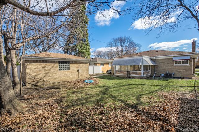 9335 Louis Street, Redford Charter Township, MI 48239