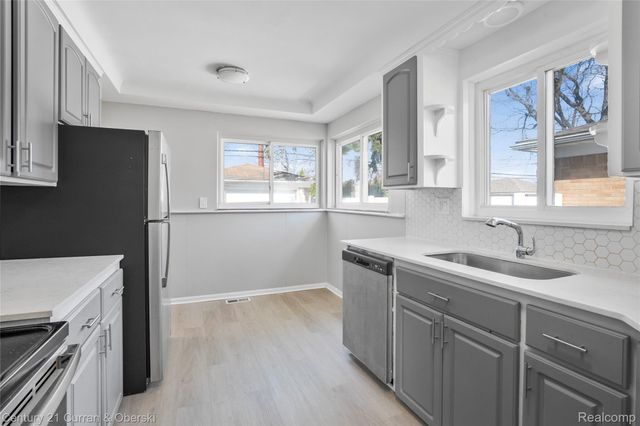 9335 Louis Street, Redford Charter Township, MI 48239