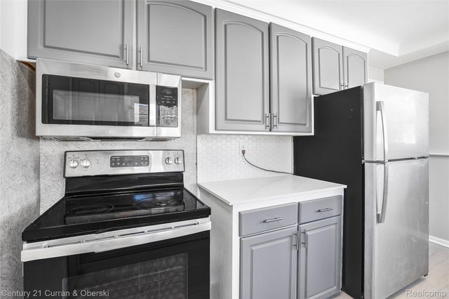 9335 Louis Street, Redford Charter Township, MI 48239