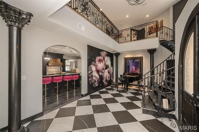 604 Glyn Cagny, Ballwin, MO 63021
