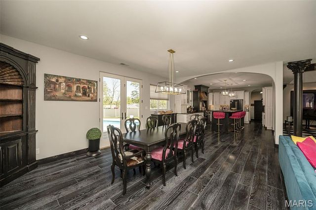 604 Glyn Cagny, Ballwin, MO 63021