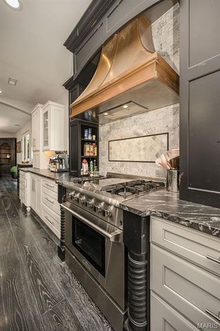 604 Glyn Cagny, Ballwin, MO 63021