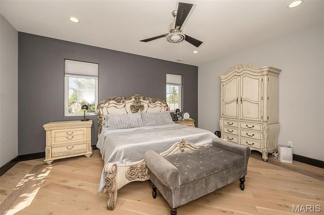 604 Glyn Cagny, Ballwin, MO 63021