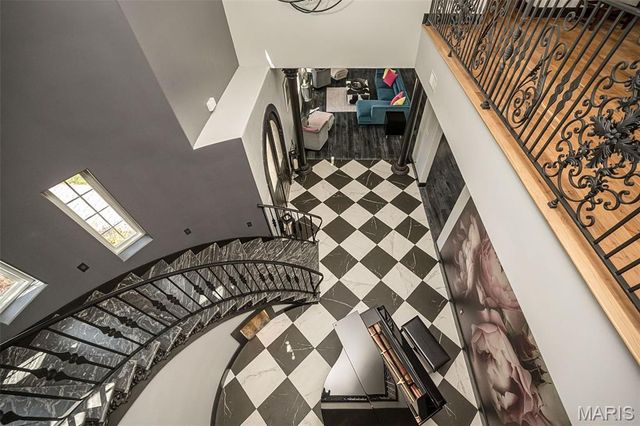 604 Glyn Cagny, Ballwin, MO 63021