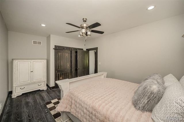 604 Glyn Cagny, Ballwin, MO 63021