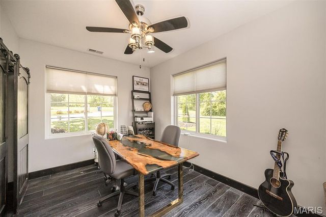 604 Glyn Cagny, Ballwin, MO 63021