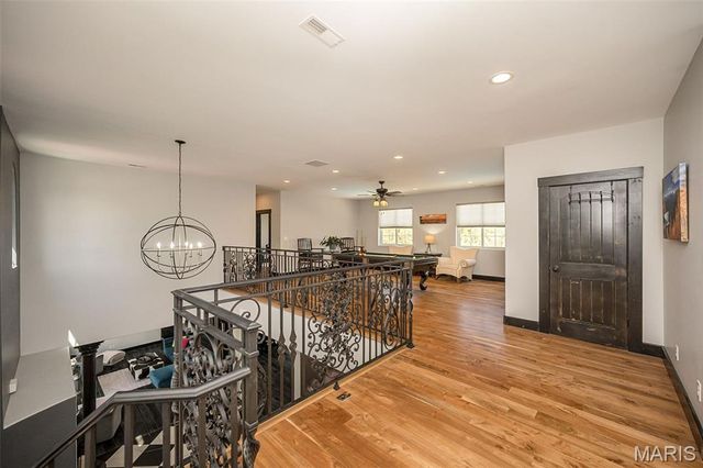 604 Glyn Cagny, Ballwin, MO 63021