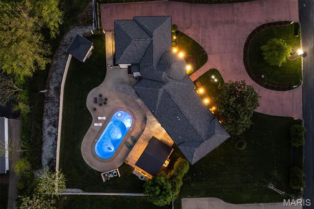 604 Glyn Cagny, Ballwin, MO 63021