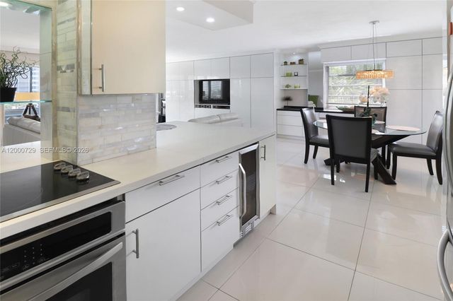 220 N Kings Point Dr 415, Sunny Isles Beach, FL 33160