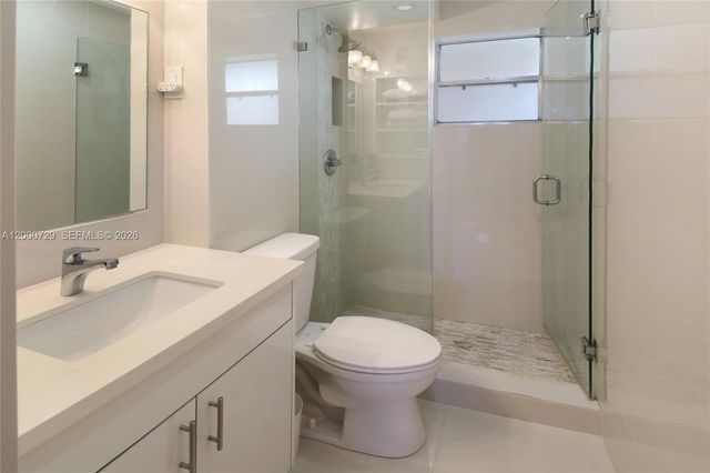 220 N Kings Point Dr 415, Sunny Isles Beach, FL 33160