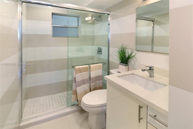 220 N Kings Point Dr 415, Sunny Isles Beach, FL 33160