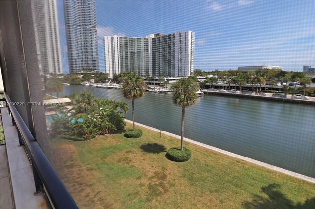 220 N Kings Point Dr 415, Sunny Isles Beach, FL 33160