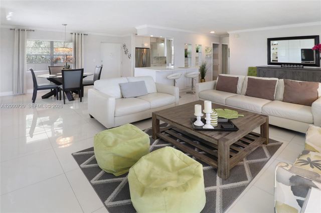 220 N Kings Point Dr 415, Sunny Isles Beach, FL 33160