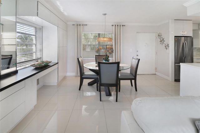 220 N Kings Point Dr 415, Sunny Isles Beach, FL 33160