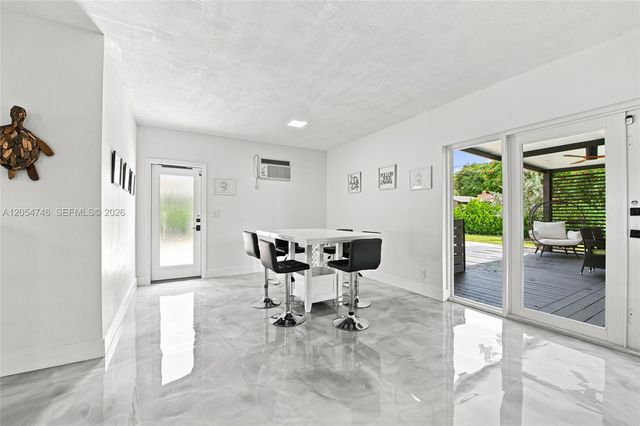417 NE 11th Avenue, Pompano Beach, FL 33060