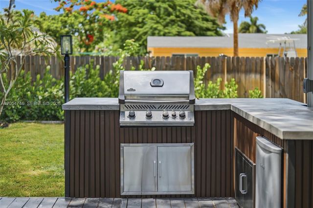 417 NE 11th Avenue, Pompano Beach, FL 33060