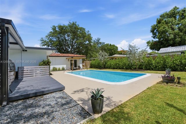 417 NE 11th Avenue, Pompano Beach, FL 33060