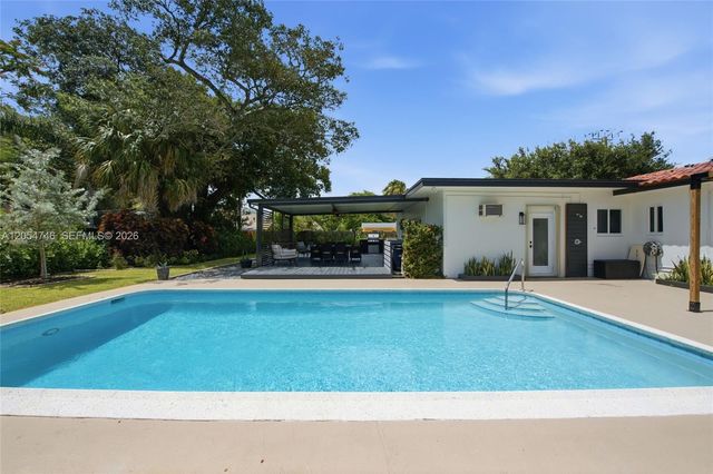 417 NE 11th Avenue, Pompano Beach, FL 33060