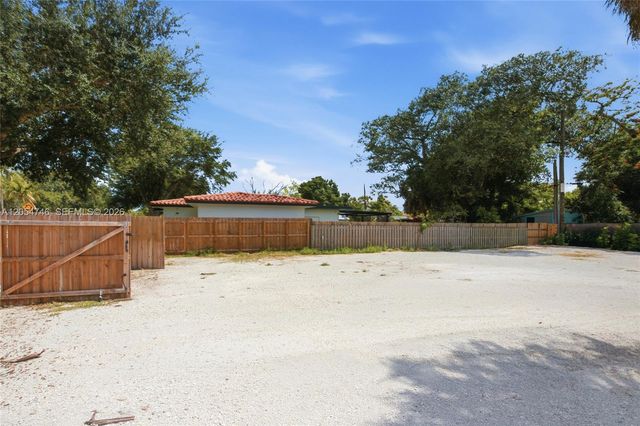 417 NE 11th Avenue, Pompano Beach, FL 33060