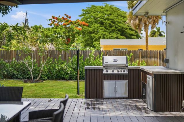 417 NE 11th Avenue, Pompano Beach, FL 33060