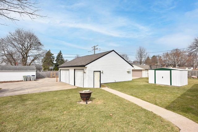 3211 S 67th STREET, Milwaukee, WI 53219