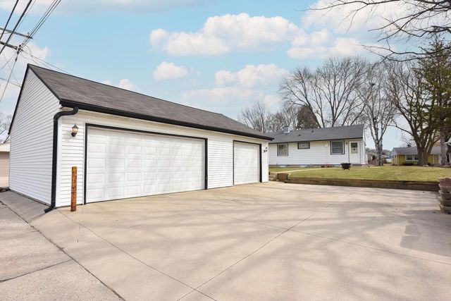 3211 S 67th STREET, Milwaukee, WI 53219