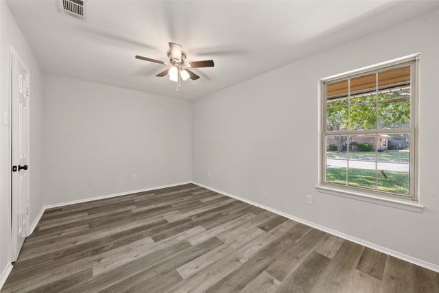 144 Fannin Drive, Hewitt, TX 76643